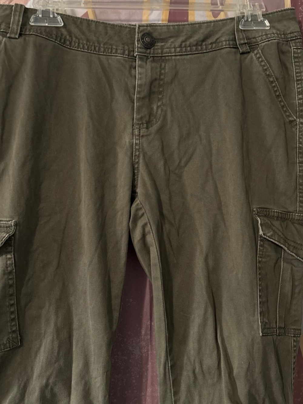 a.n.a Women’s Olive Cargo Pants with Utility Pockets size 6 for outdoor activity